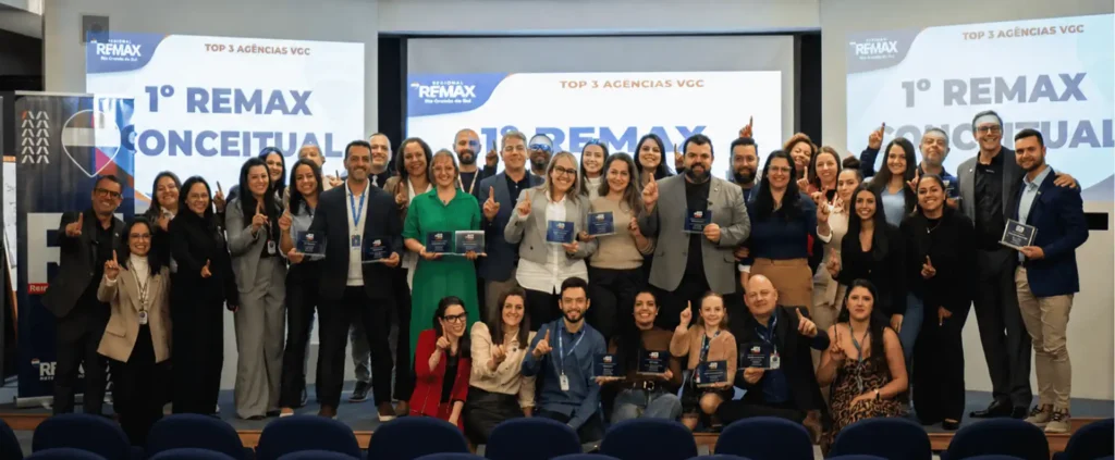 Equipe da REMAX Conceitual reunida em evento da Regional RE/MAX Rio Grande do Sul